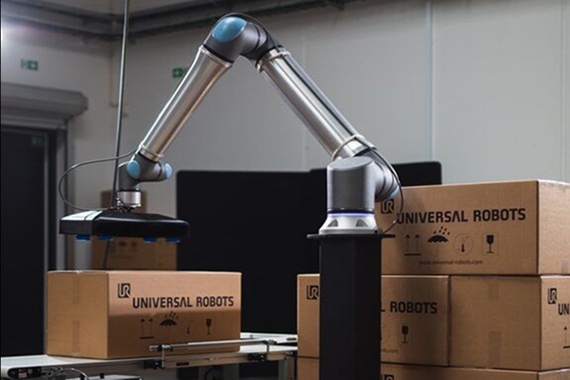 UNIVERSAL ROBOTS BREIDT PORTFOLIO UIT MET VOLLEDIG HERZIENE, 20KG HEFFENDE UR20